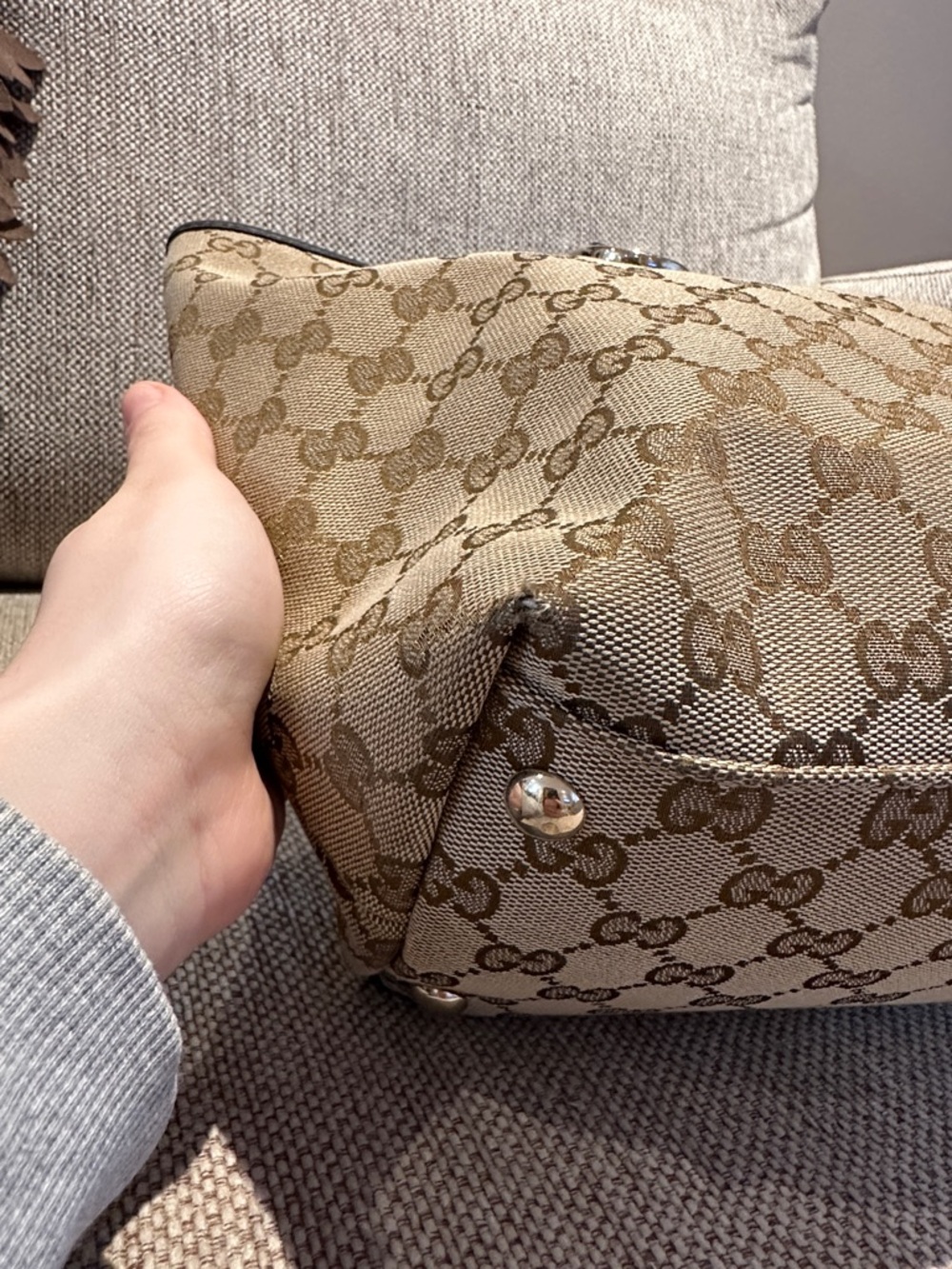 SOLD🤍Gucci Tote - Picture 3 of 7